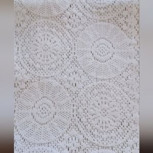 INUP HOME FINE LINENS WHITE COTTON/POLYESTER CROCHETED TABLE RUNNER 18" x 90"
